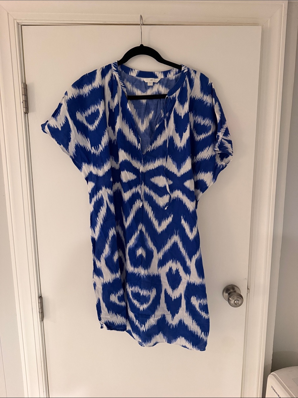 NWOT H&M Blue & White Ikat Print V-Neck Tunic